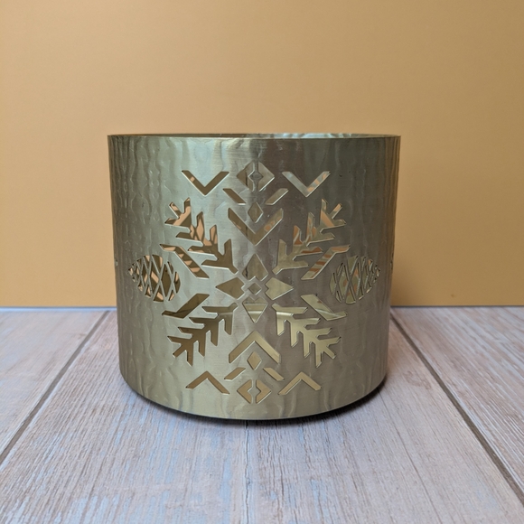 Bath & Body Works Gold Snowflake & Pinecone 3 Wick Candle Holder - Picture 6 of 6